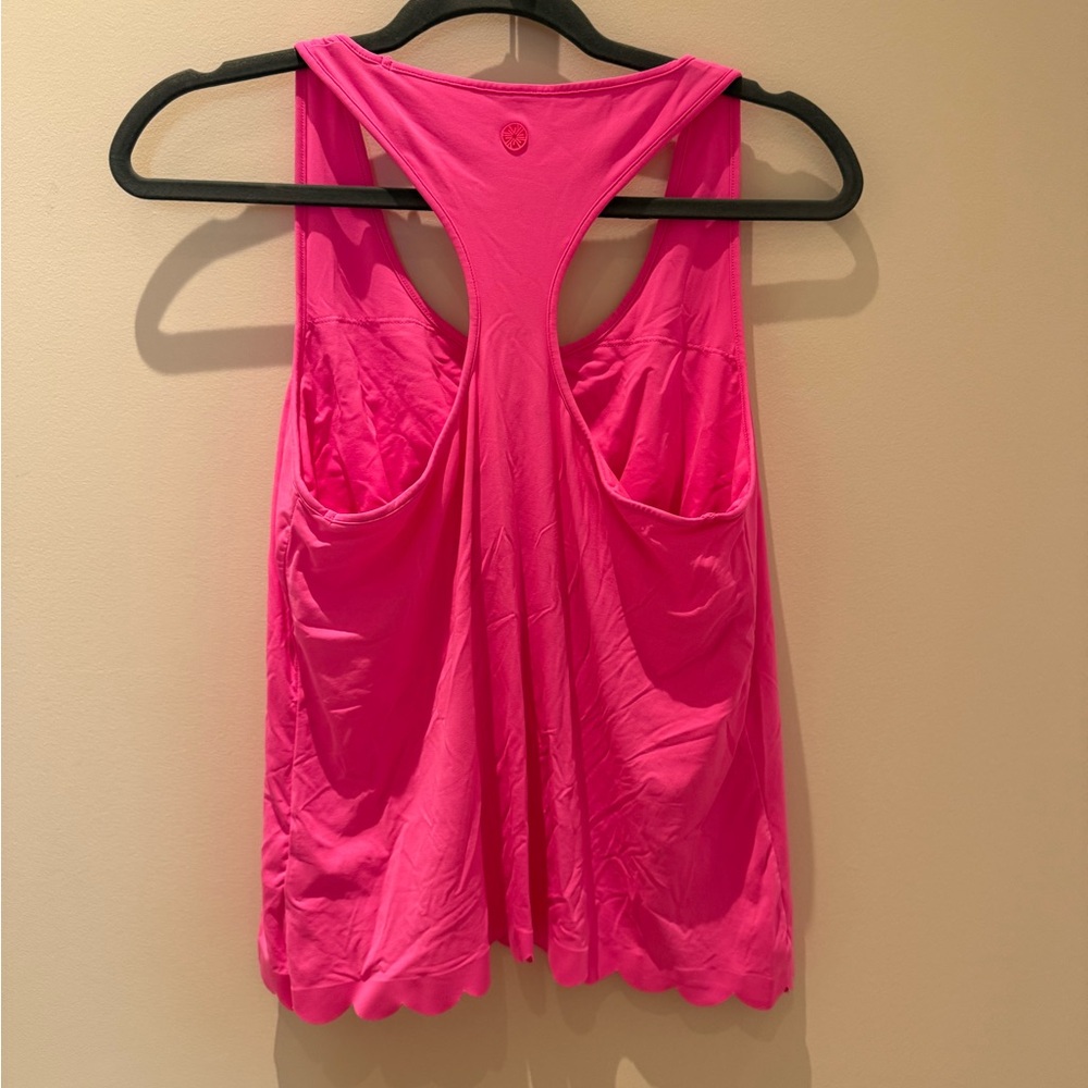 Lilly Pulitzer Luxletic Bright Pink top with built in shelf bra! - Picture 3 of 4